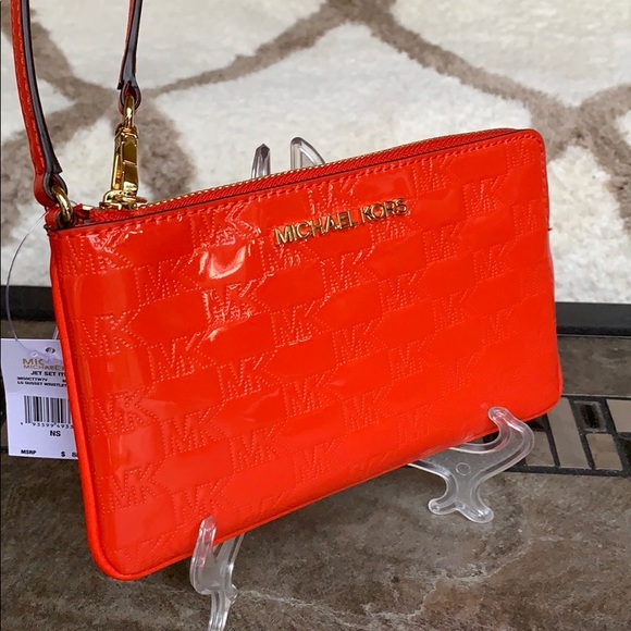 MICHAEL KORS JET SET ITEM LG GUSSET WRISTLET - Picture 14 of 16